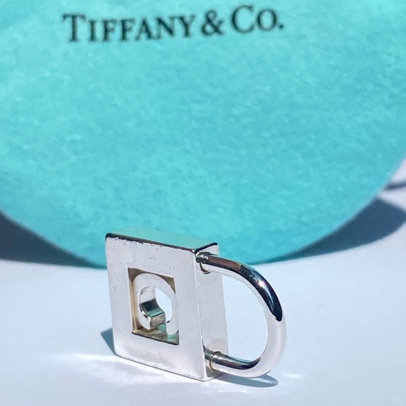AUTH Rare vintage Tiffany & Co. Letter “C” padlock charm/pendant🔓 - Picture 12 of 16